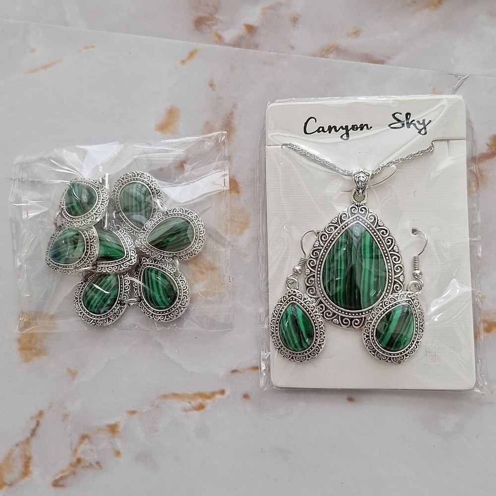 Canyon Sky Necklace Earings Bracelet Set Green Silver